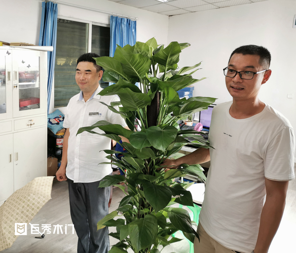 感谢有你，让我们敢于勇往直前——致重庆巨秀木门销售部４