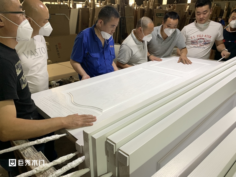 重庆巨秀木门：发展有“门”，两大实力企业考察团前来基地考察交流2